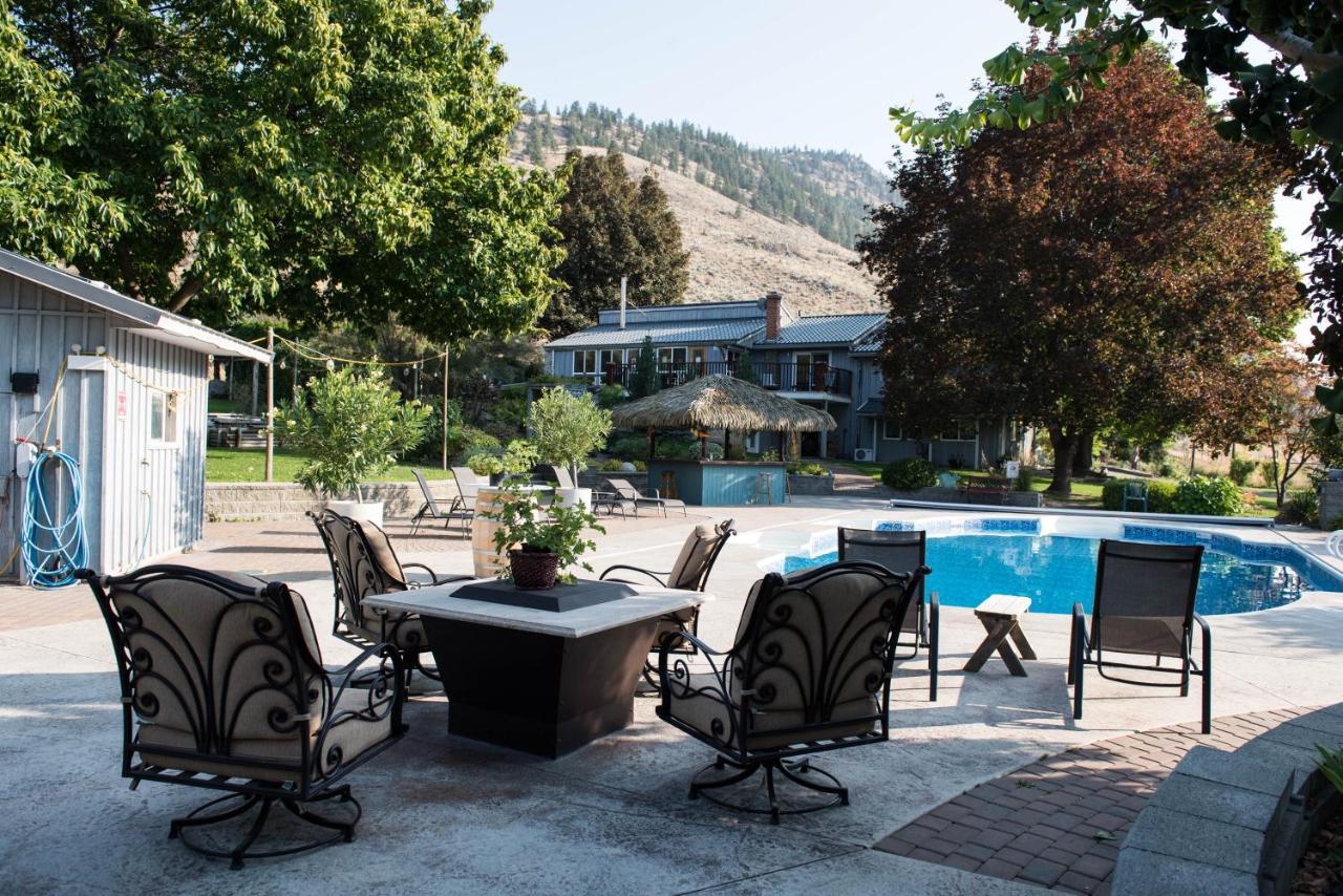 Similkameen Wild Resort & Winery Retreat オソヨース エクステリア 写真