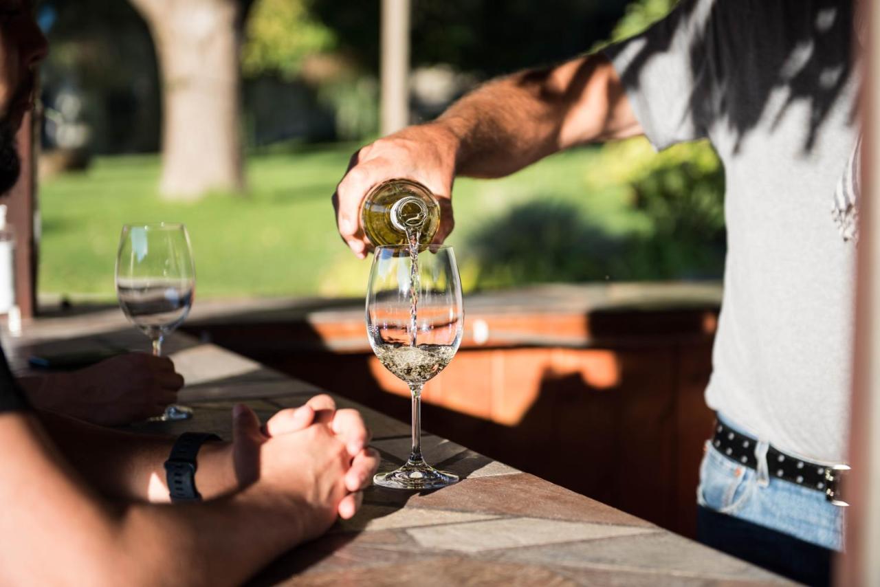 Similkameen Wild Resort & Winery Retreat オソヨース エクステリア 写真