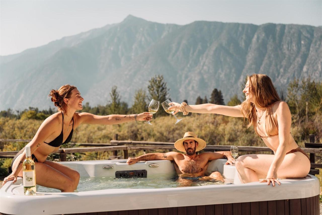 Similkameen Wild Resort & Winery Retreat オソヨース エクステリア 写真