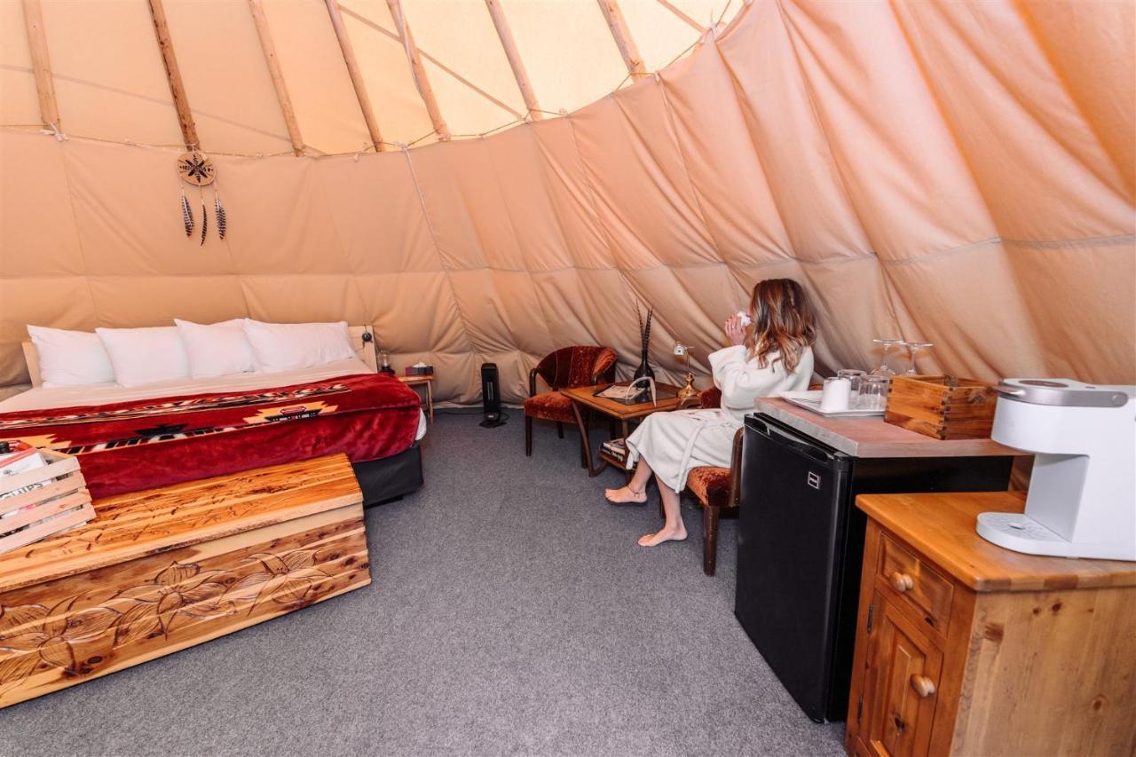 Similkameen Wild Resort & Winery Retreat オソヨース エクステリア 写真