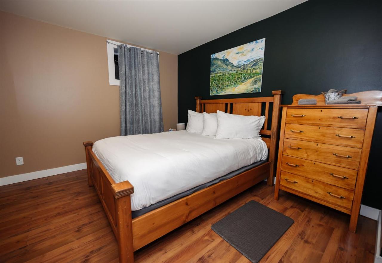 Similkameen Wild Resort & Winery Retreat オソヨース エクステリア 写真