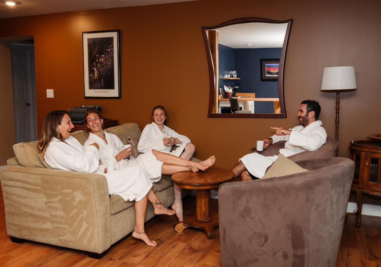 Similkameen Wild Resort & Winery Retreat オソヨース エクステリア 写真