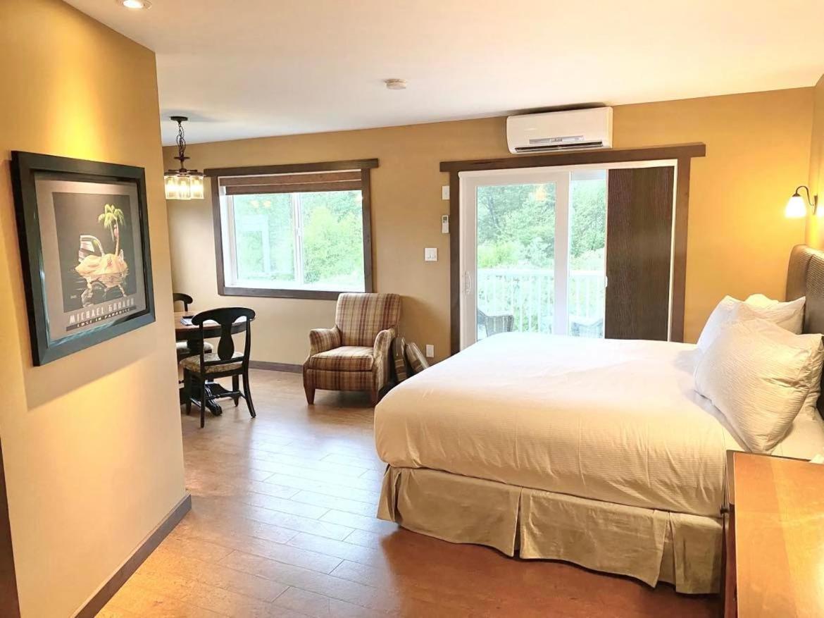 Similkameen Wild Resort & Winery Retreat オソヨース エクステリア 写真