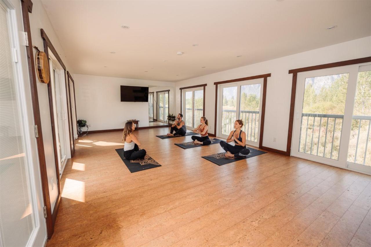Similkameen Wild Resort & Winery Retreat オソヨース エクステリア 写真