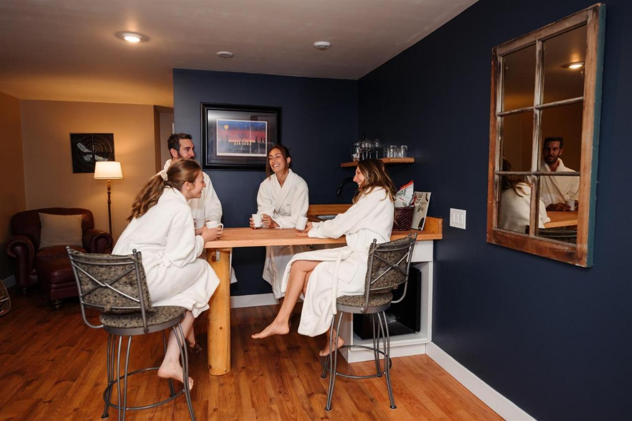 Similkameen Wild Resort & Winery Retreat オソヨース エクステリア 写真