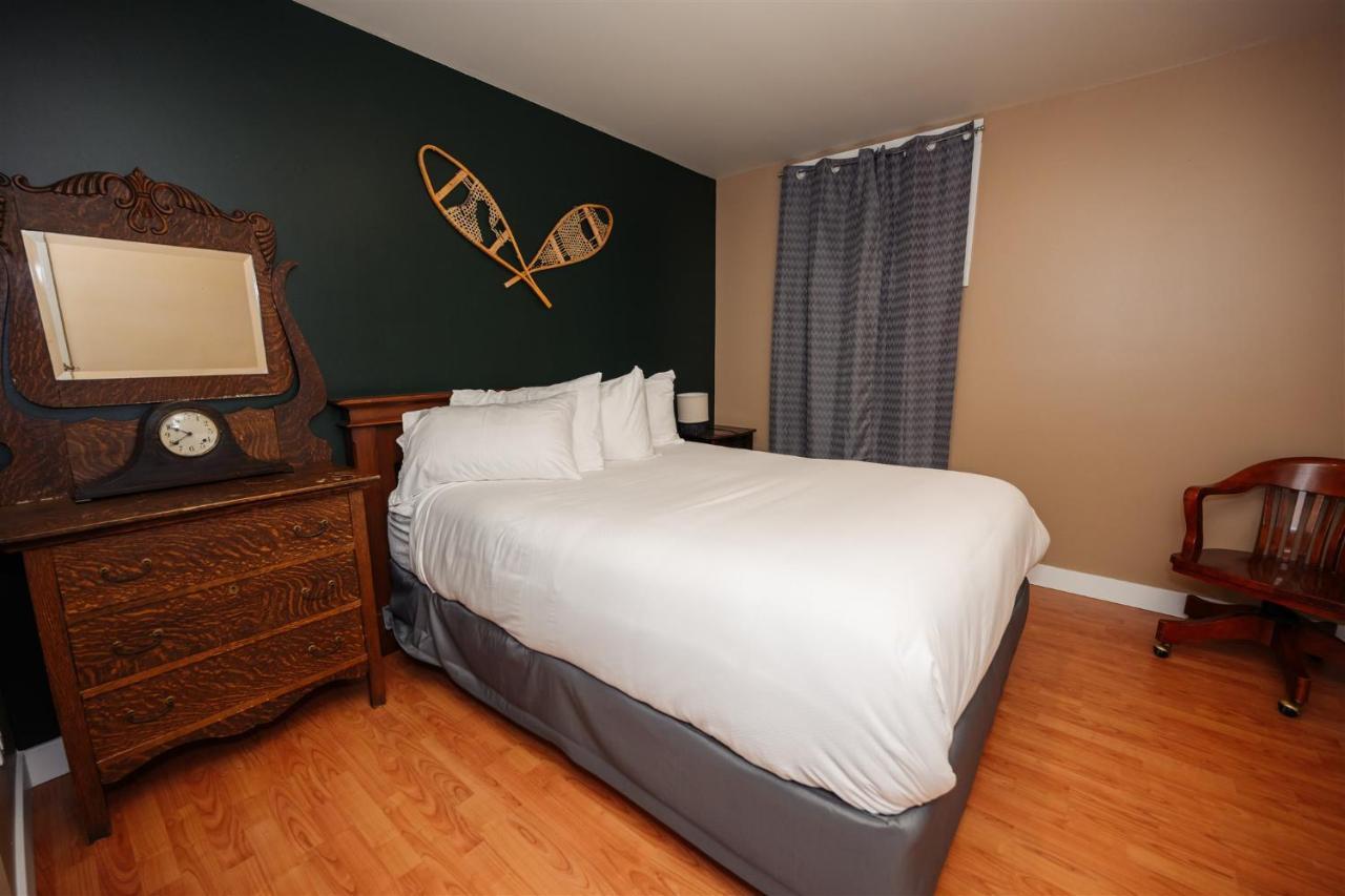 Similkameen Wild Resort & Winery Retreat オソヨース エクステリア 写真