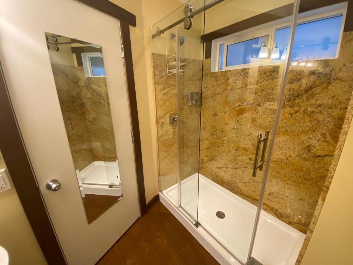 Similkameen Wild Resort & Winery Retreat オソヨース エクステリア 写真