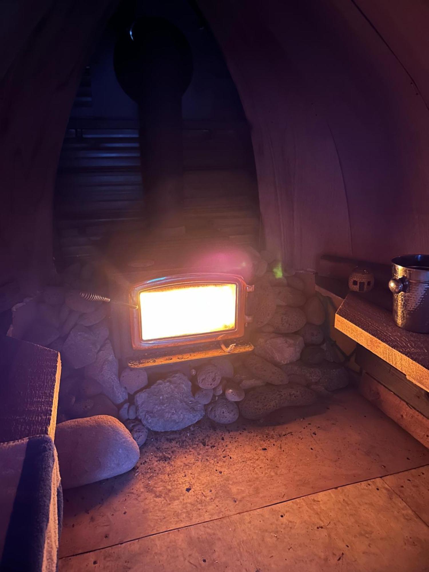 Similkameen Wild Resort & Winery Retreat オソヨース エクステリア 写真